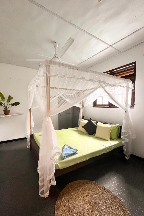 Cosynsurf Bed & Breakfast Матара Екстериор снимка
