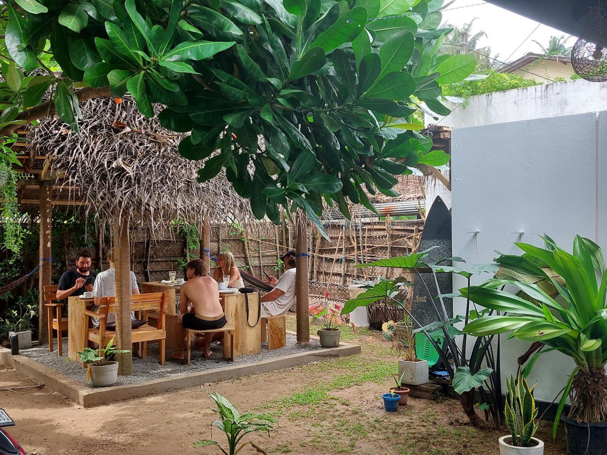 Cosynsurf Bed & Breakfast Матара Екстериор снимка
